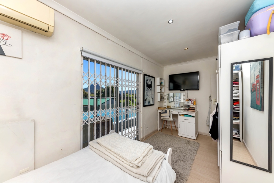 6 Bedroom Property for Sale in Walmer Estate Western Cape